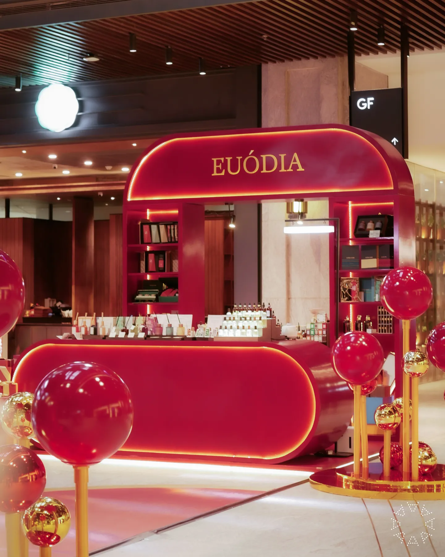 Glimmering Noël (4) Semarak Liburan Akhir Tahun di ASHTA District 8: Glimmering Noël