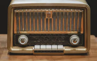 Sustainable Sound: Kris Jänssen Werks Revives Vintage Radios with Modern Tech at ASHTA District 8 SCBD