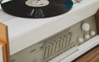 Sustainable Sound: Kris Jänssen Werks Revives Vintage Radios with Modern Tech at ASHTA District 8 SCBD