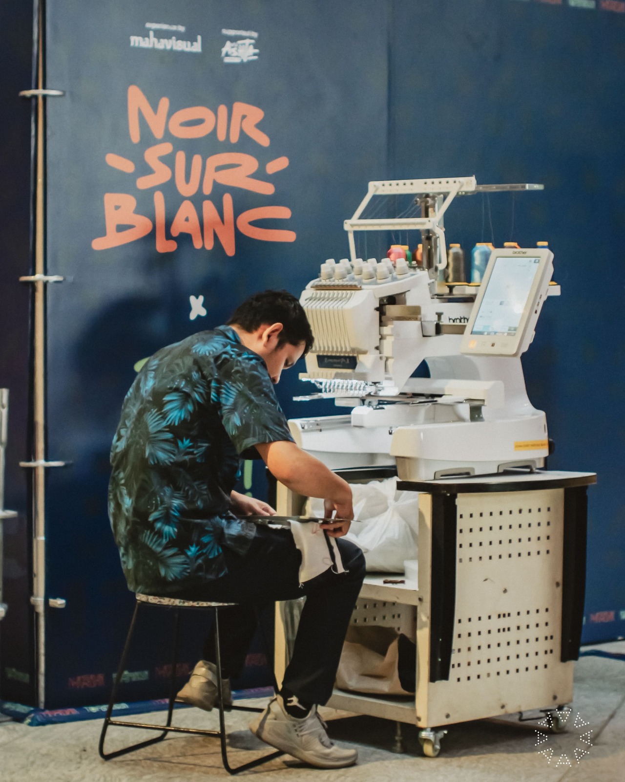 Say It Through Style, with The Blueprint Drawn in Artlines Say It Through Style, with The Blueprint Drawn in Artlines