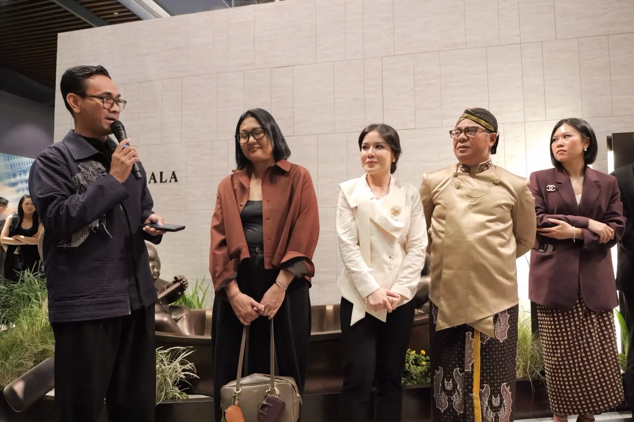CURATED LIVING Where Art Feels Like Home &bull; ASHTA District 8